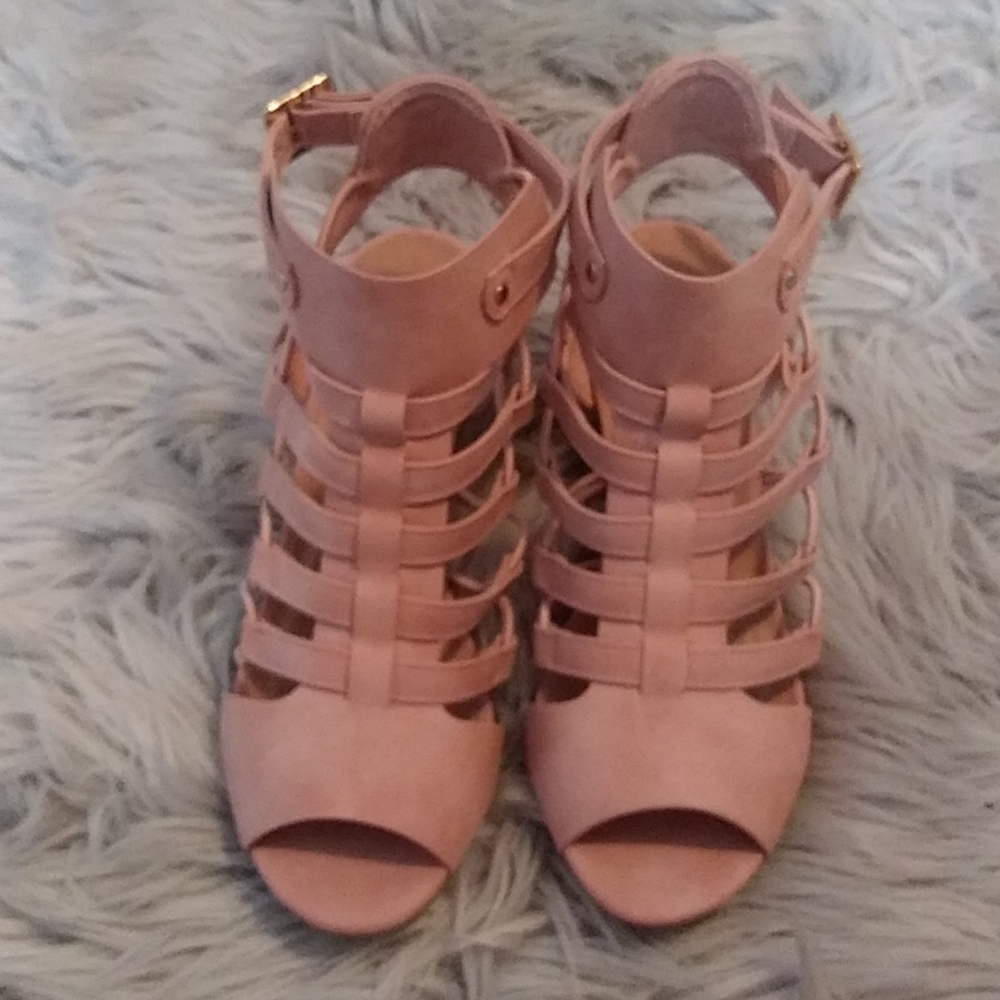 Open toe chunky heel